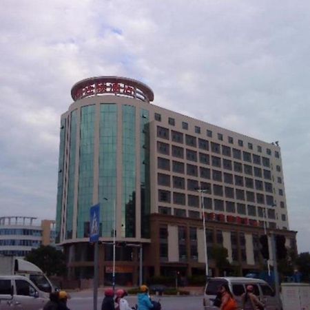 7 Days Inn Yangjiang Xinyue International Studio Exterior photo