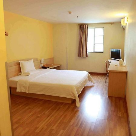 7 Days Inn Yangjiang Xinyue International Studio Exterior photo
