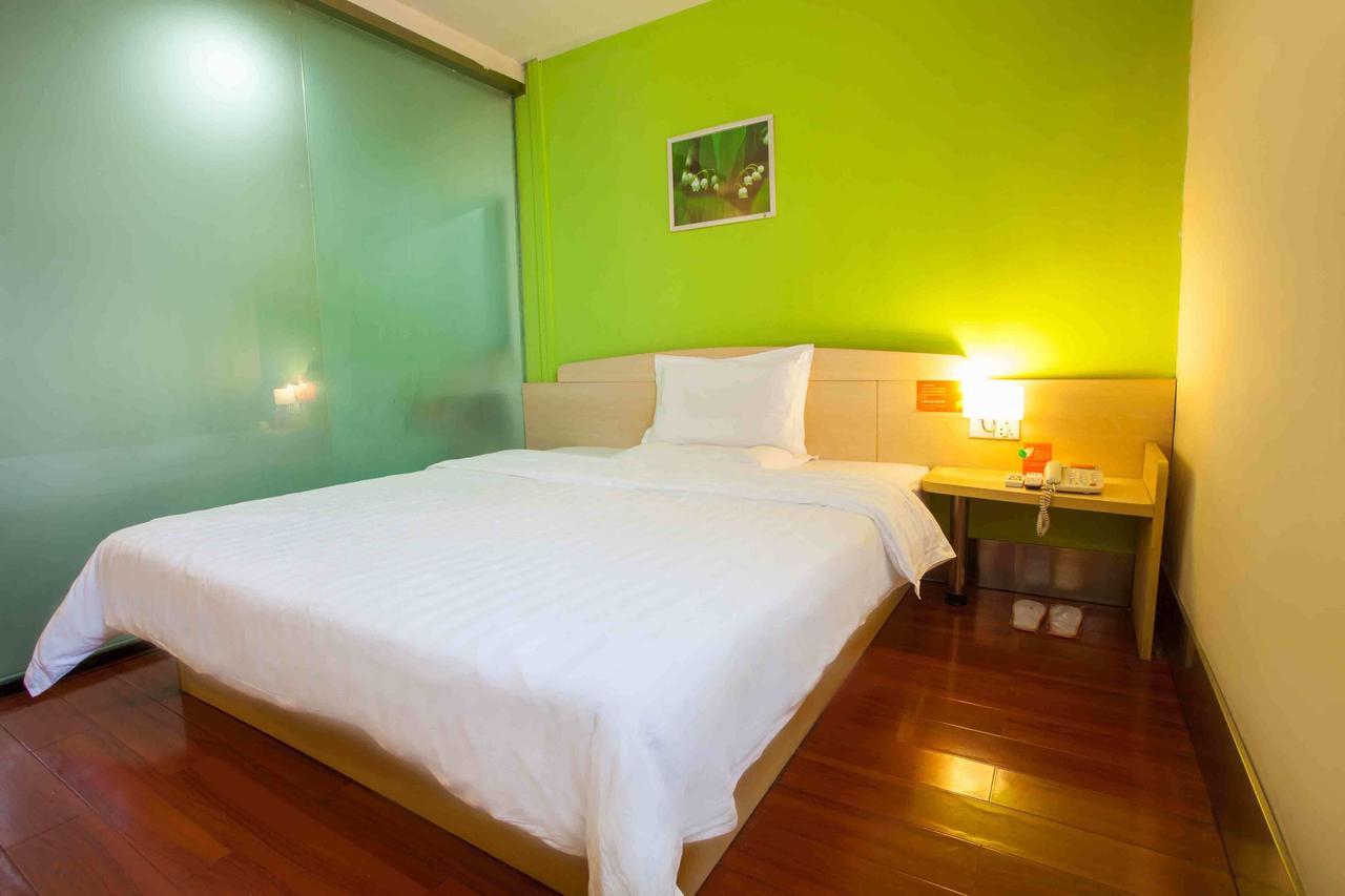 7 Days Inn Yangjiang Xinyue International Studio Room photo